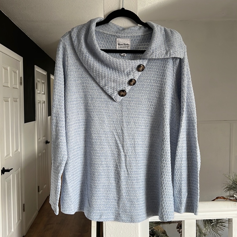 New York laundry blue buttoned neckline sweater textured size XL